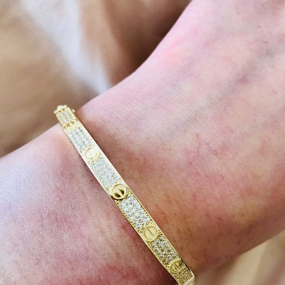 Real 18K Yellow Gold Love Bangle - Picture 2 of 7